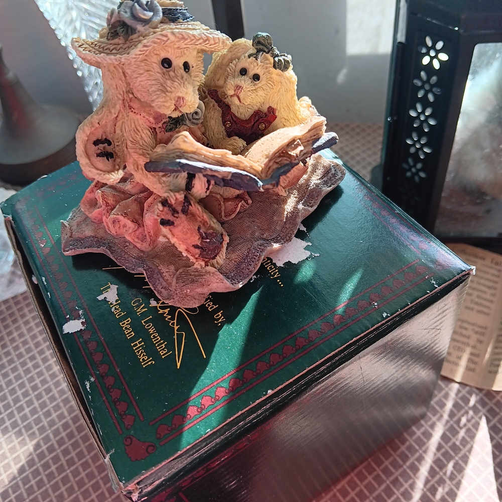 rabbit Figurine Boyds Bears Daphne & Eloise, Cold Resin, W box.